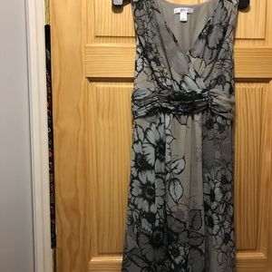 Motherhood maternity dress size Lrg.